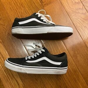 Preowned Vans -Old Skool Shoe. 7.5 W